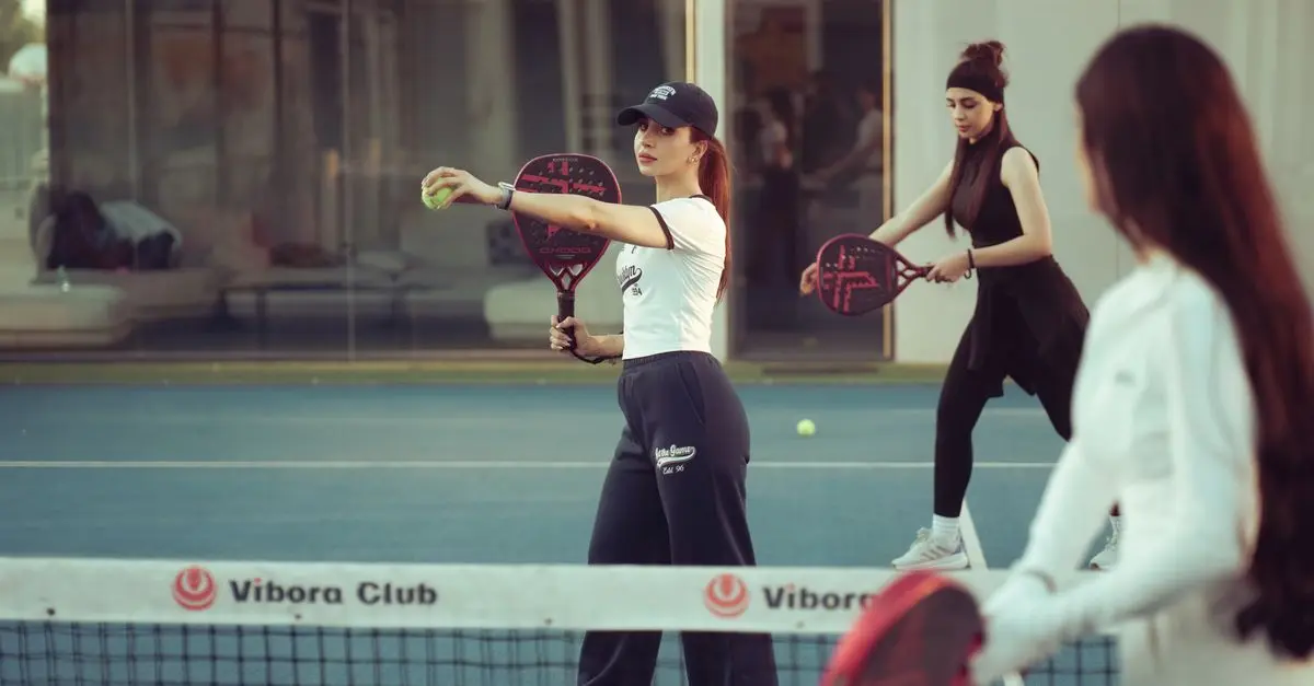 Les meilleures astuces pour progresser au padel