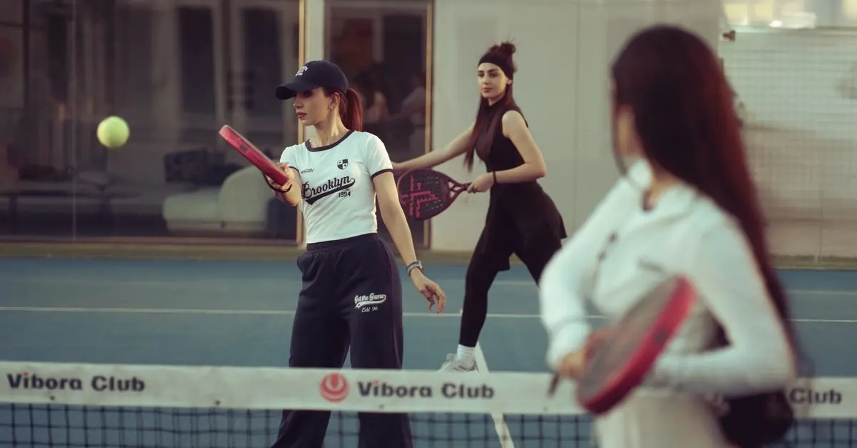 Le padel et la mixité : Un sport pour tous