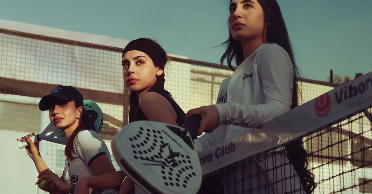 Comment choisir le bon partenaire de padel pour progresser